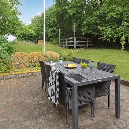 3 Bedroom Stunning In *
